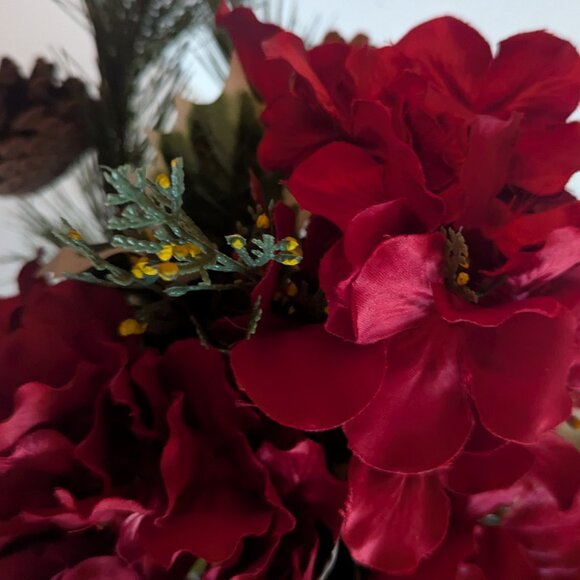 NWT Red Hydrangeas Holly Pine Cone Floral Bush Xmas Holiday Ashland Home Decor - Picture 9 of 11